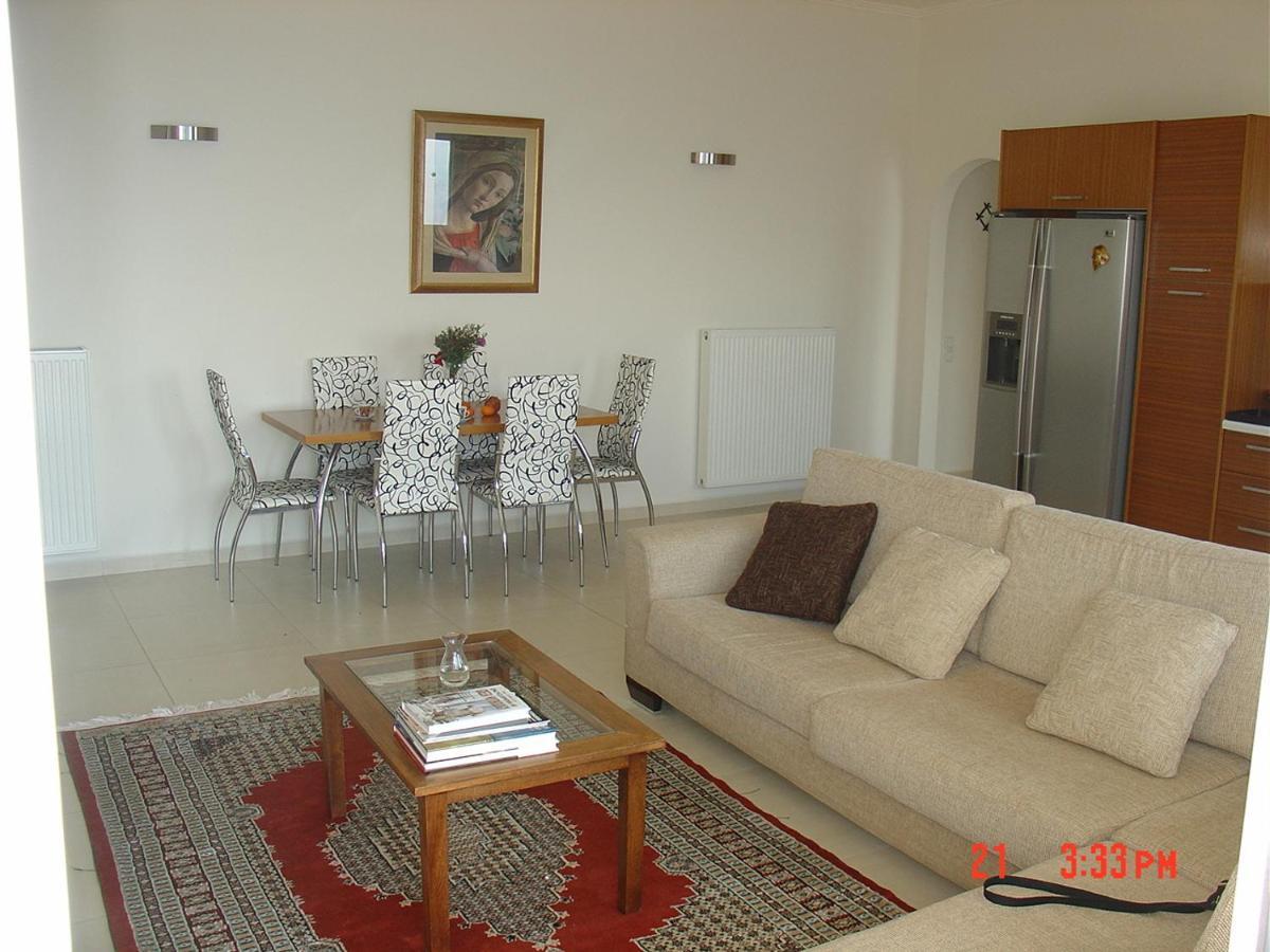 Verga First Floor Apartment Extérieur photo